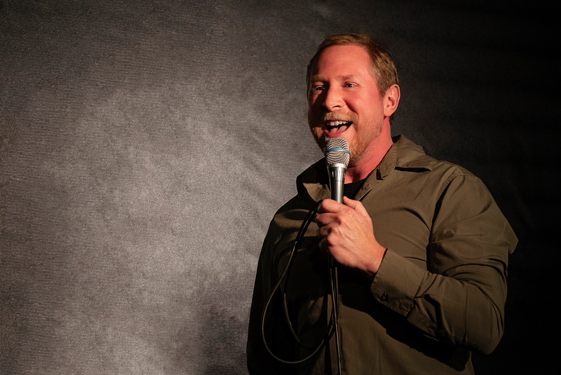 Levi J. Anderson — Comedian on MicStand