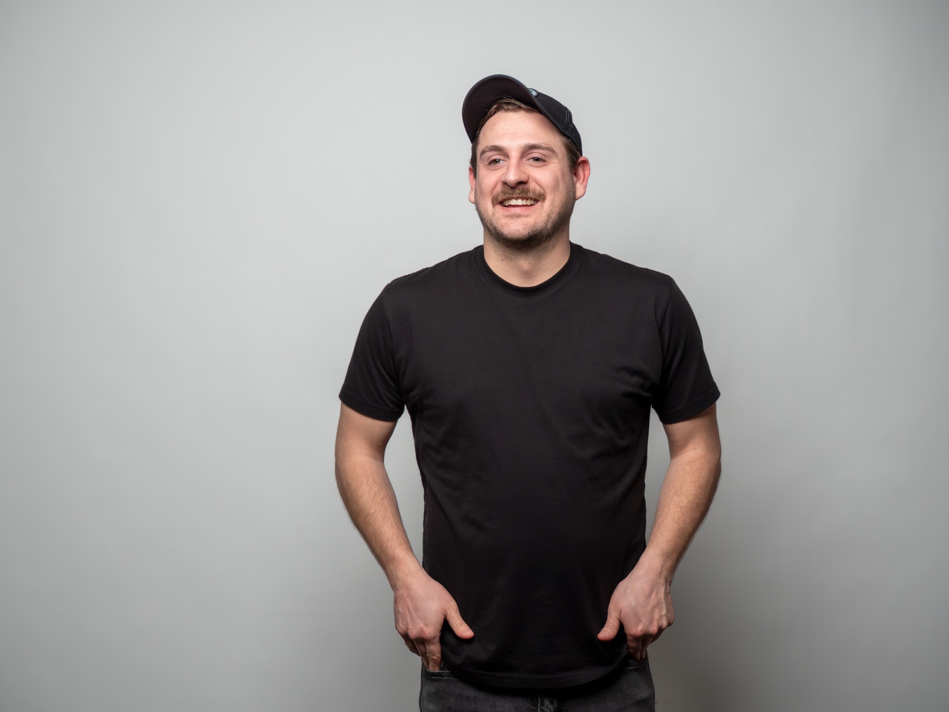 Zach Harley — Comedian on MicStand